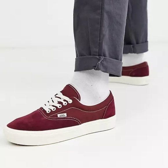 Vans Shoes - Vans Comfy Cush Era Skateboard Freshman Shoes size 7 Men/8.5 Women